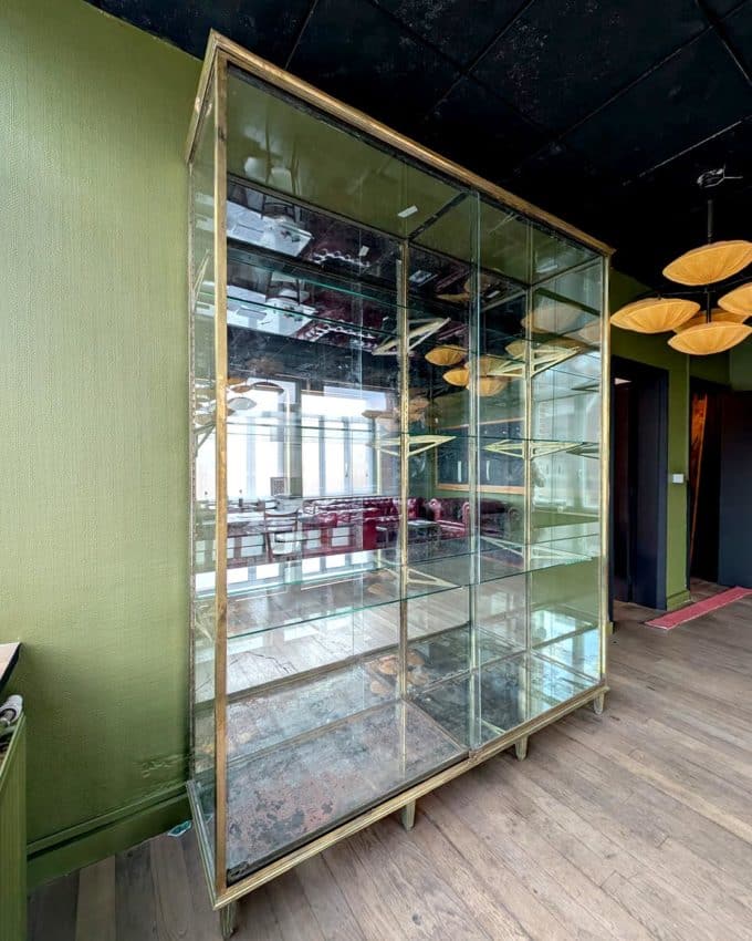 Grande vitrine en laiton 1