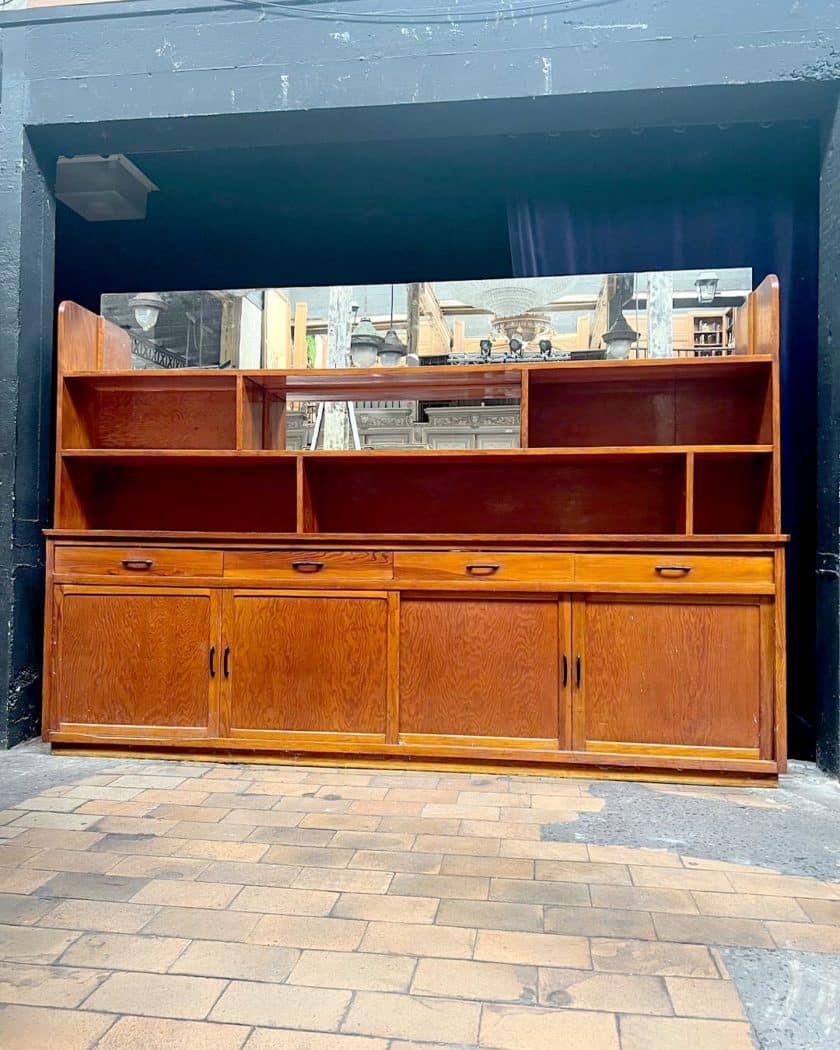 Back bar in spruce front