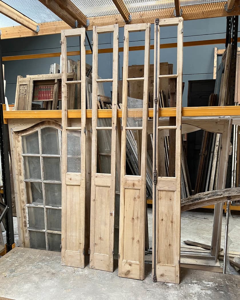 Set of glass doors