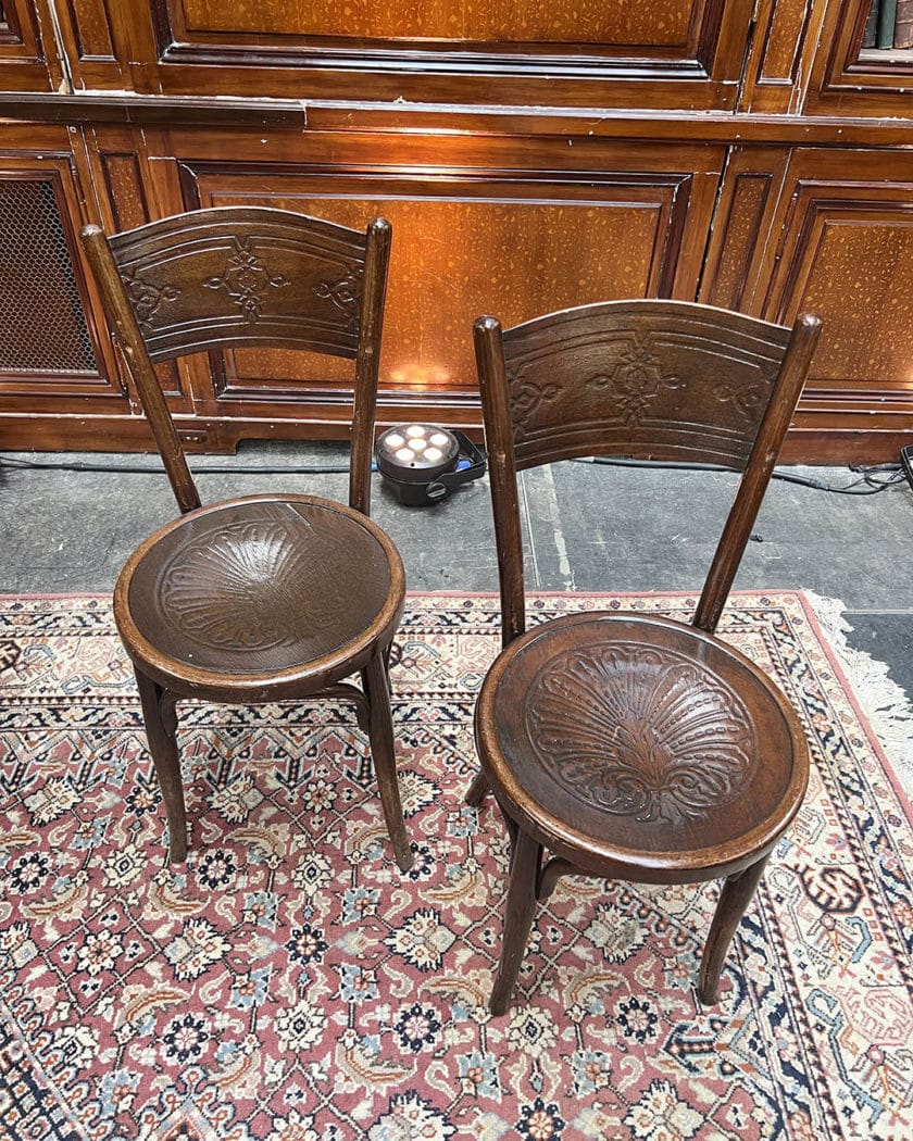 Lot de 10 chaises de style Thonet