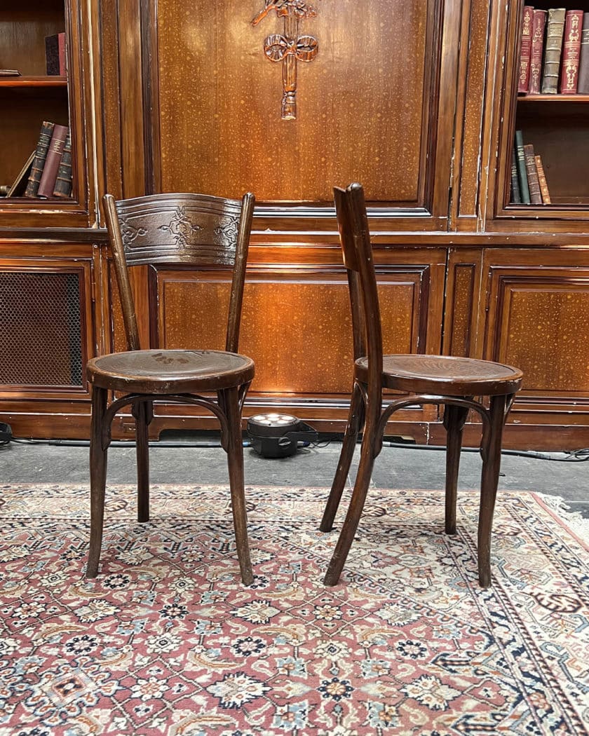 Lot de 10 chaises de style Thonet