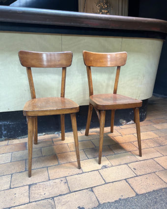 Chaise bistrot avec pied compas