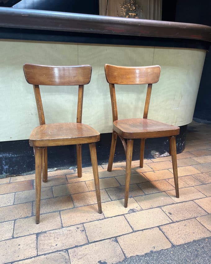 Bistro chair with compass base