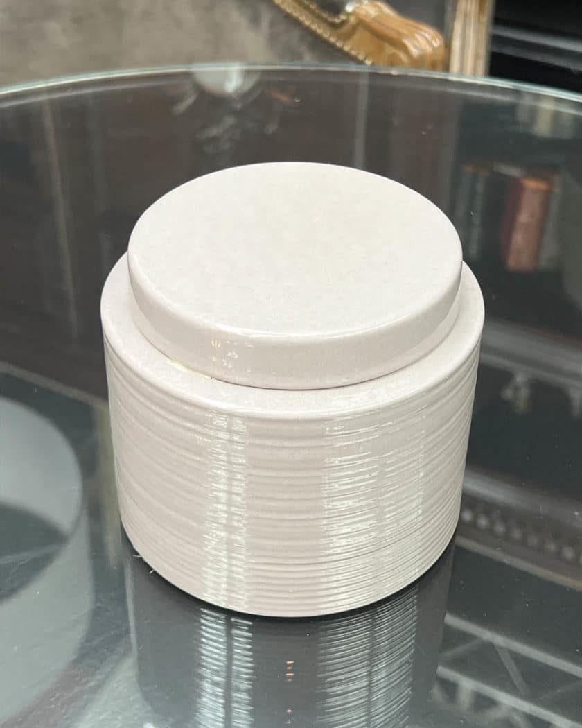 Set of 10 ceramic sealed covered pots