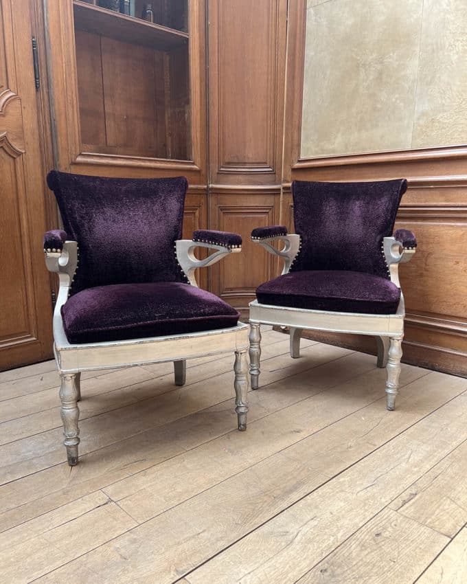Paire de fauteuils modèle "Loti"