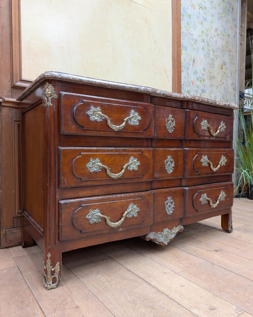 Commode En Bois Naturel Et Bois De Placage D’esprit Louis XV