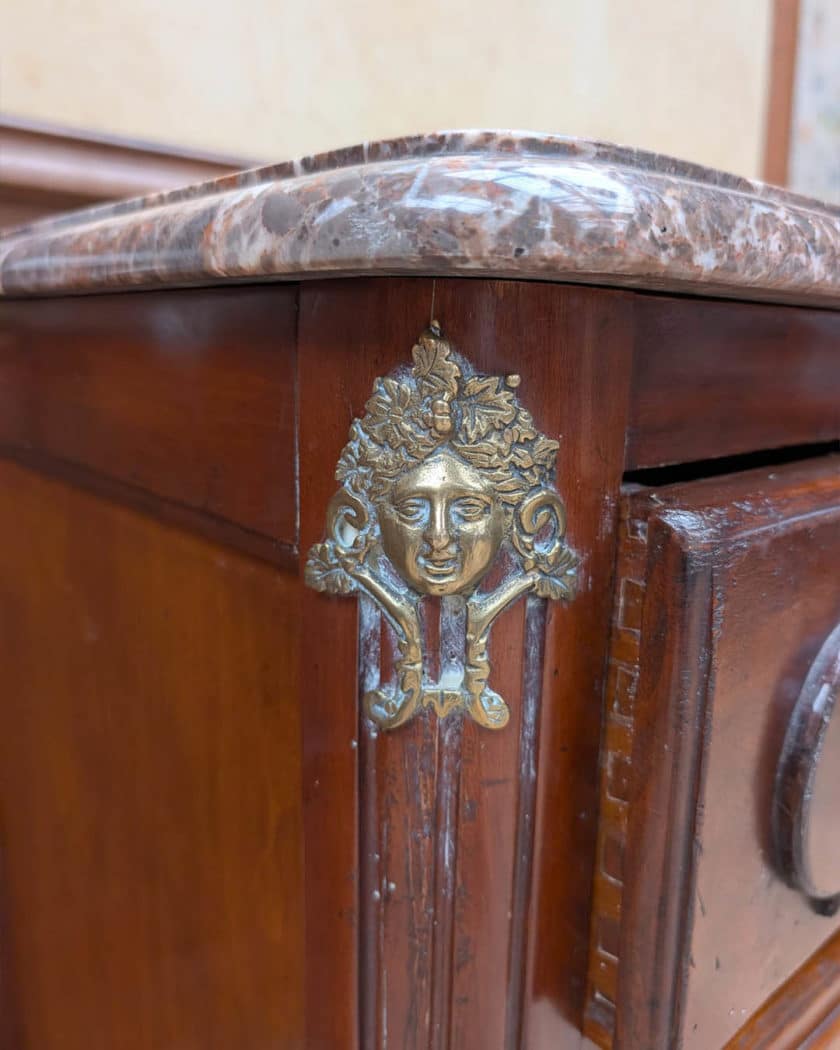 Commode En Bois Naturel Et Bois De Placage D’esprit Louis XV
