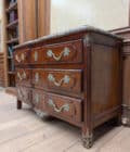 Commode En Bois Naturel Et Bois De Placage D’esprit Louis XV