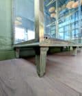 Grande vitrine en laiton feet