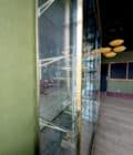 Grande vitrine en laiton side