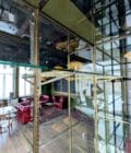 Grande vitrine en laiton details