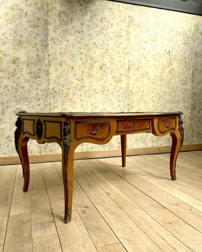 Bureau de style Louis XV