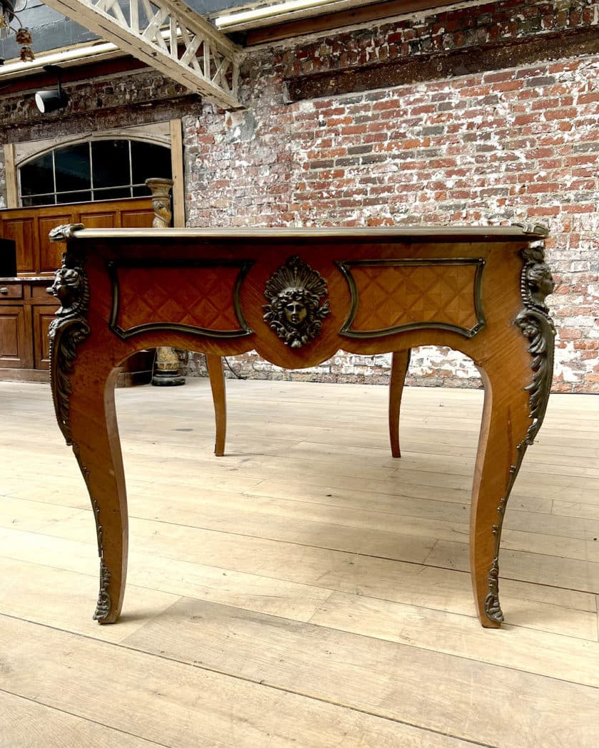 Bureau de style Louis XV back