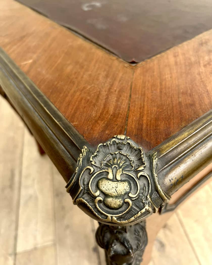 Bureau de style Louis XV zoom 1