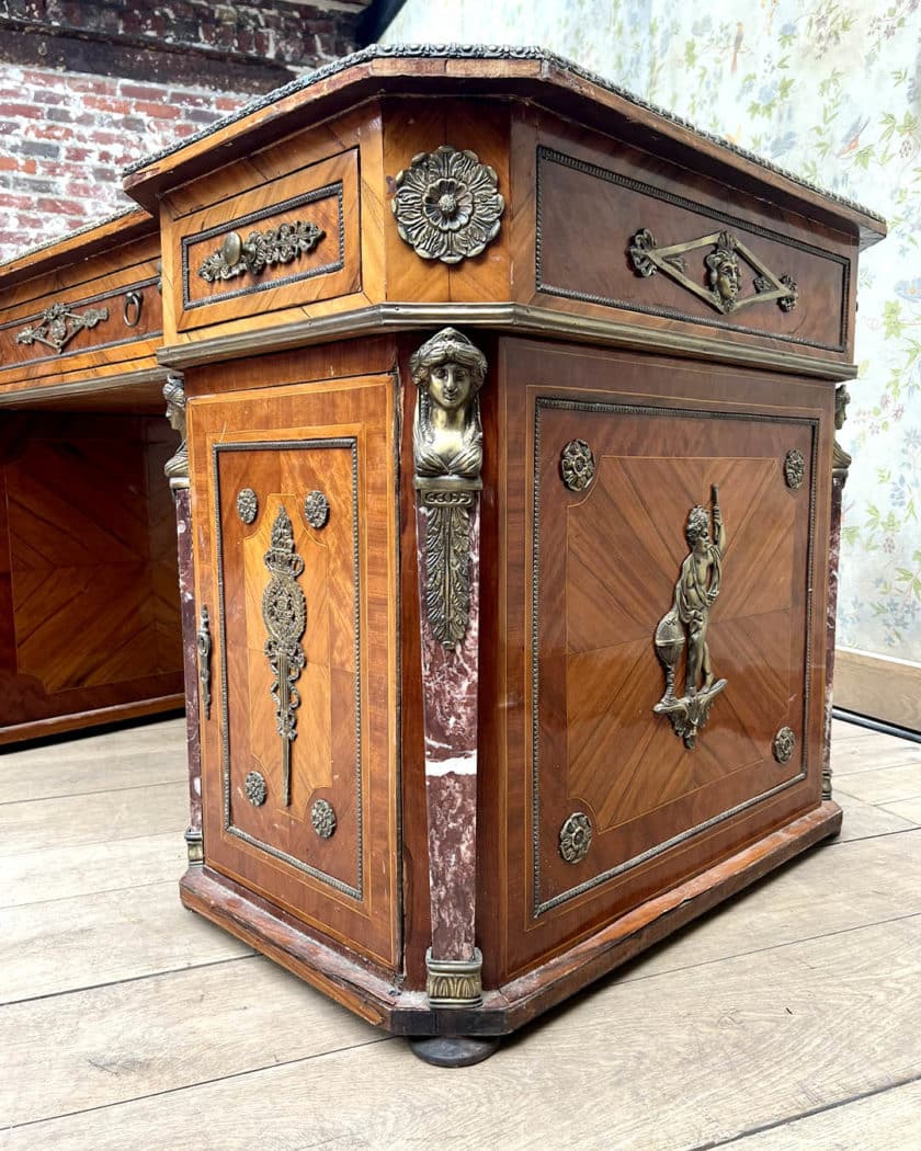 bureau 1930 side 3