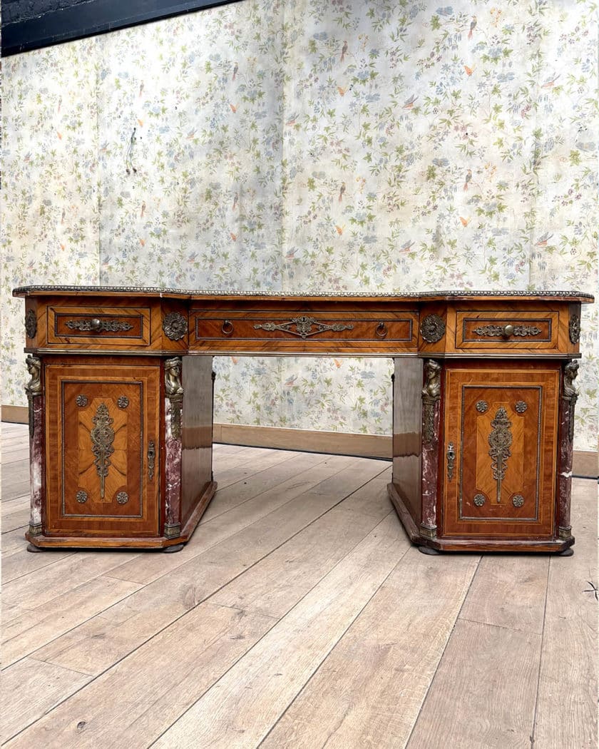 bureau 1930 front 1