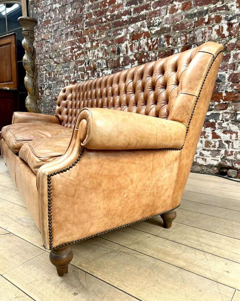 Chesterfield side sofa