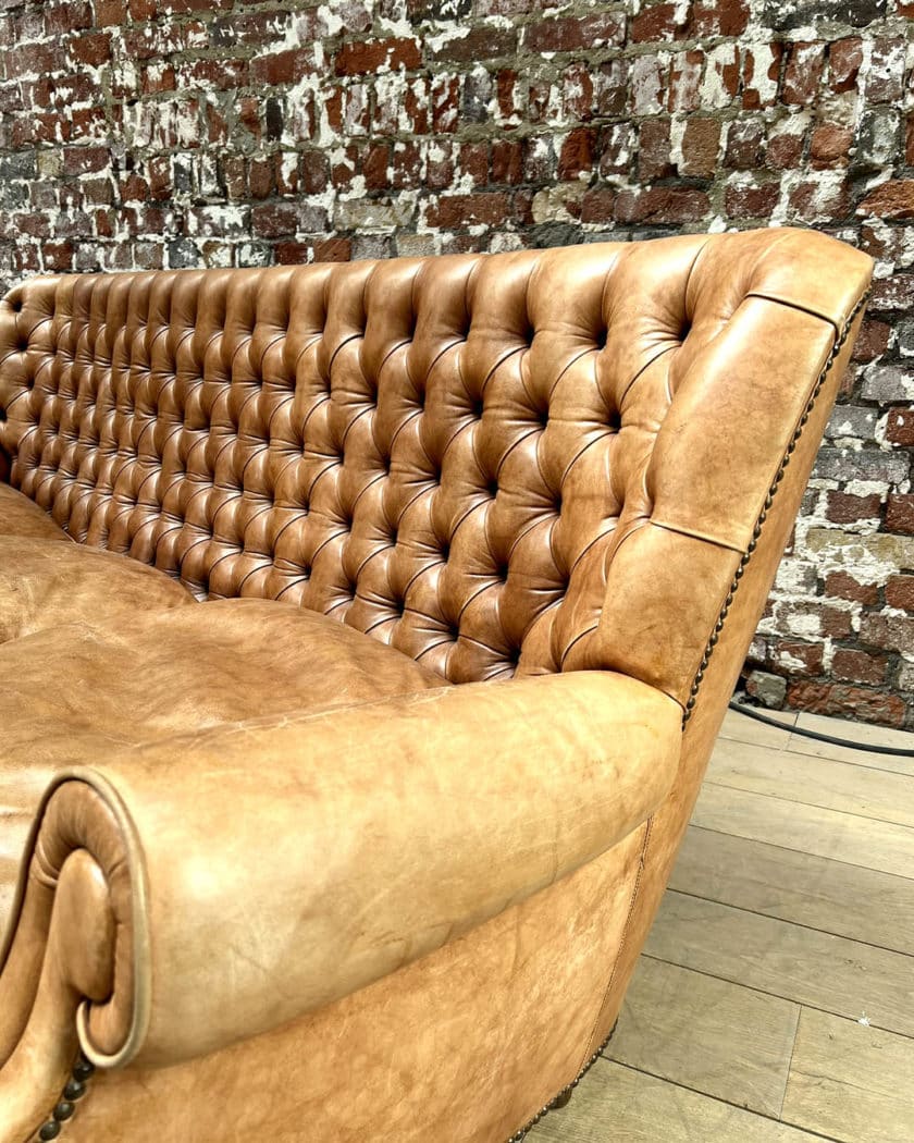 Chesterfield sofa top