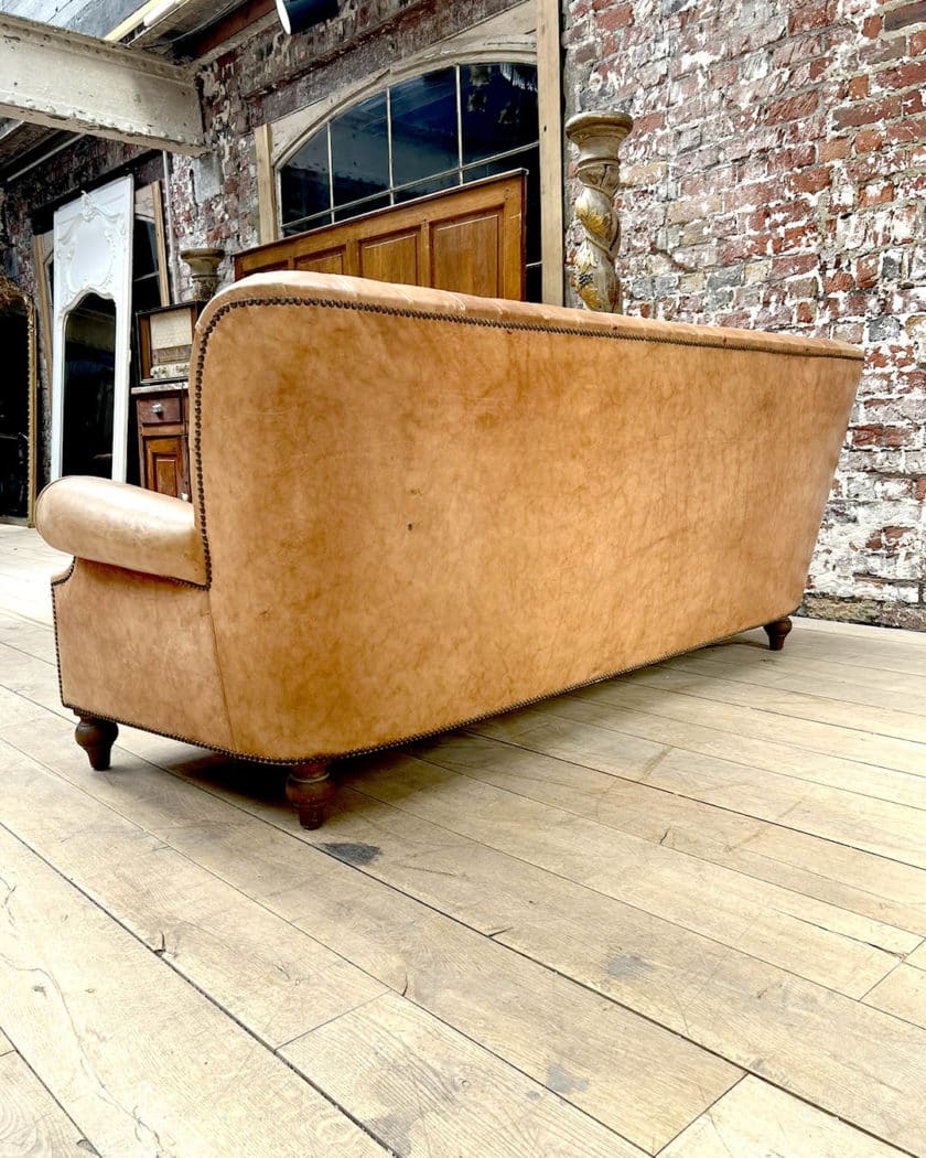 Chesterfield back sofa