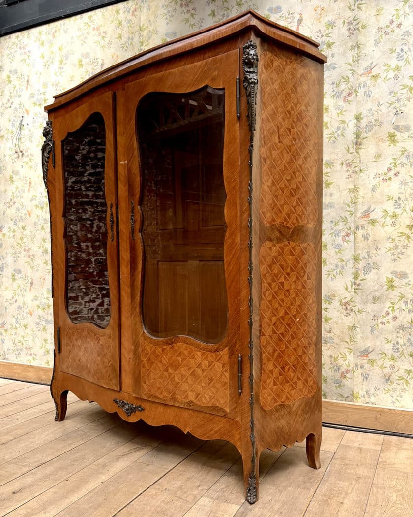 Louis XV-style display case