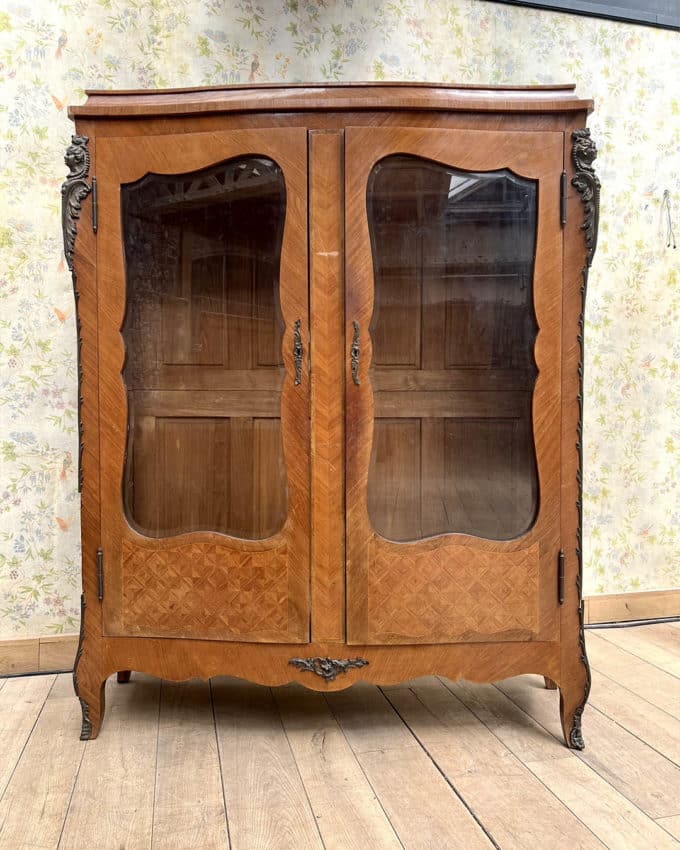 Louis XV style showcase front
