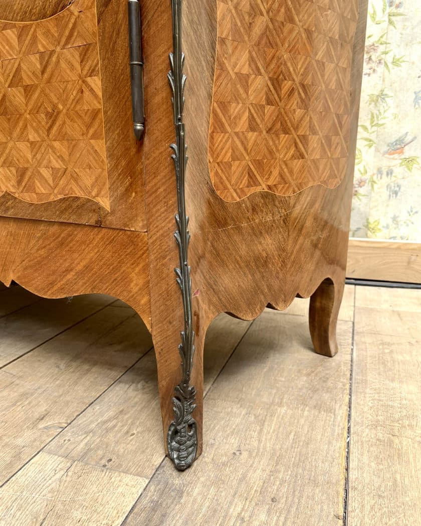 Louis XV style display case feet