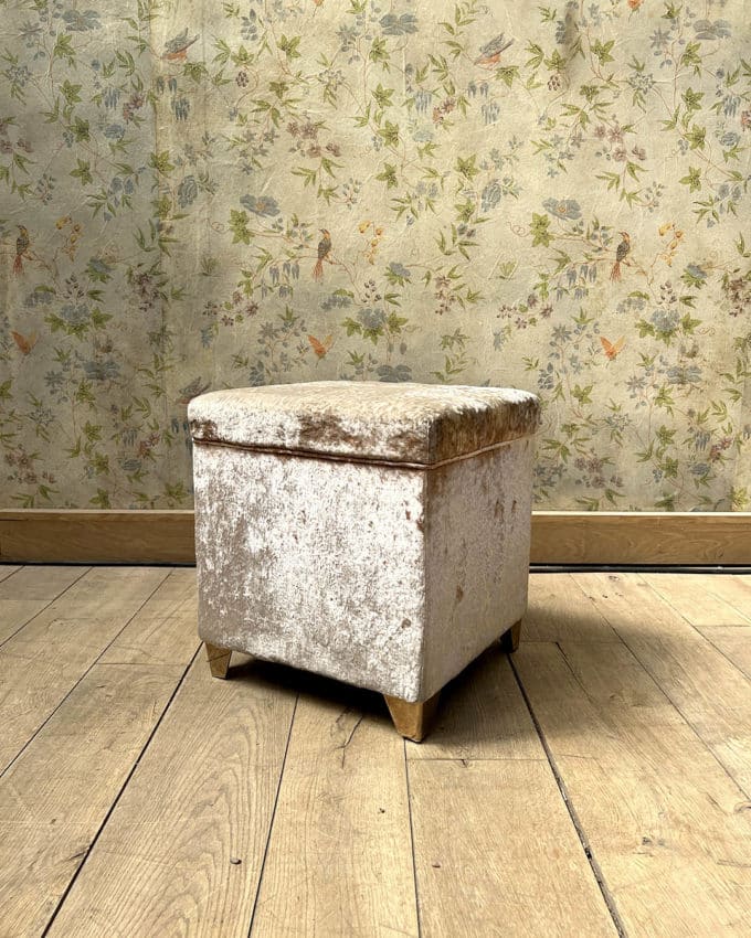 Suite of three square poufs