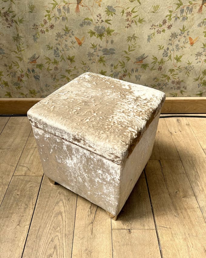 Suite of three square poufs