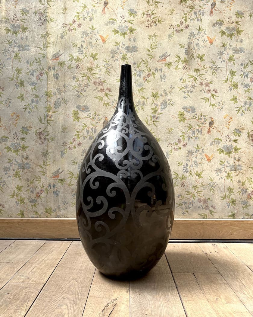 Grand Vase piriforme en céramique laquée noire