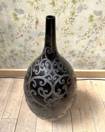 Large piriform vase in black lacquered ceramic