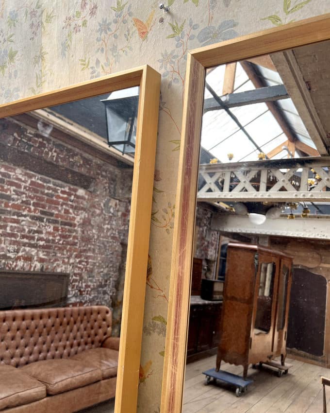 Paire de Miroirs en bois doré
