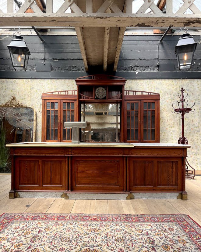 Bar counter with back bar, early 20th century