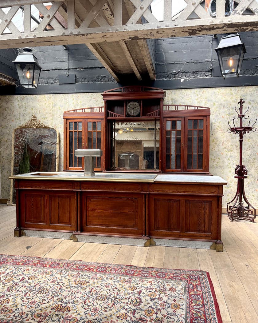 Comptoir de bar avec arrière bar début XXe