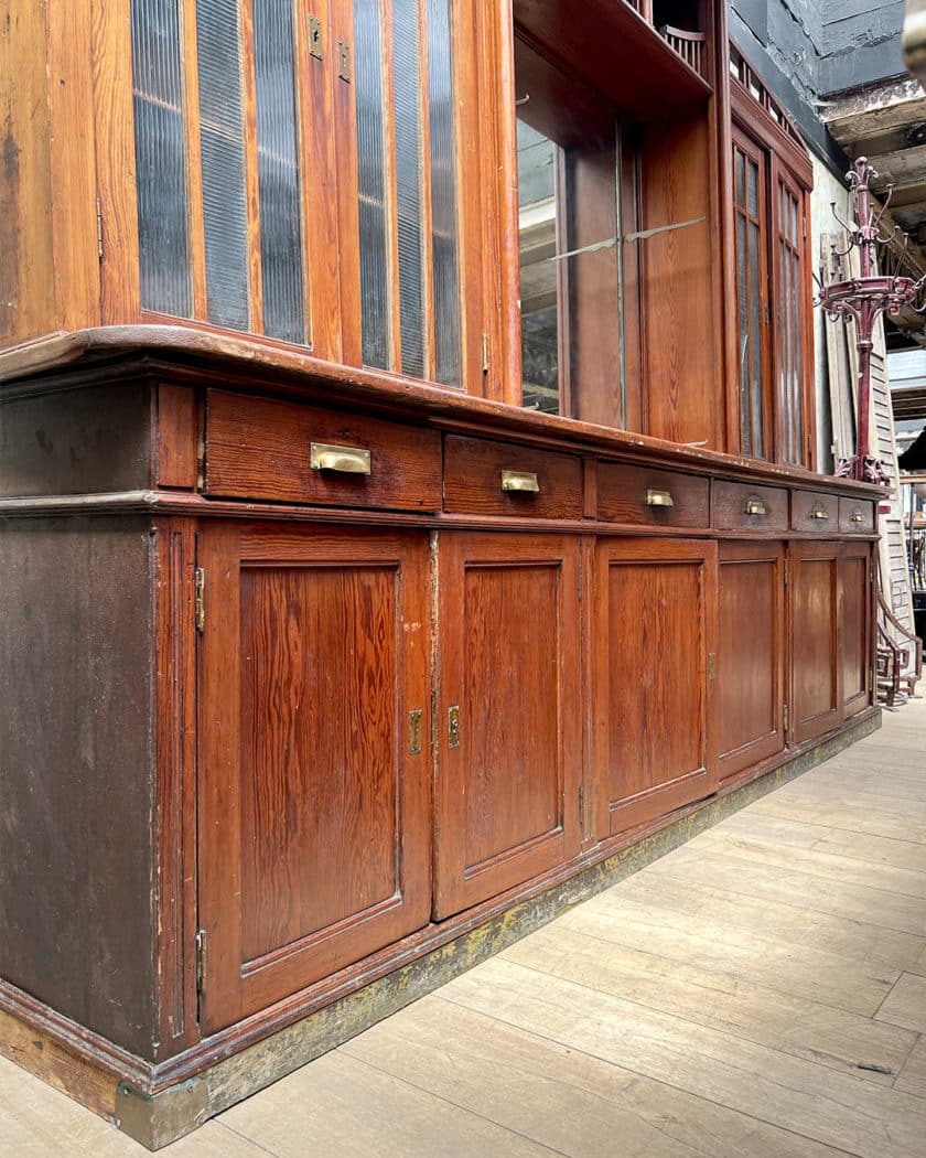 Comptoir de bar avec arrière bar début XXe