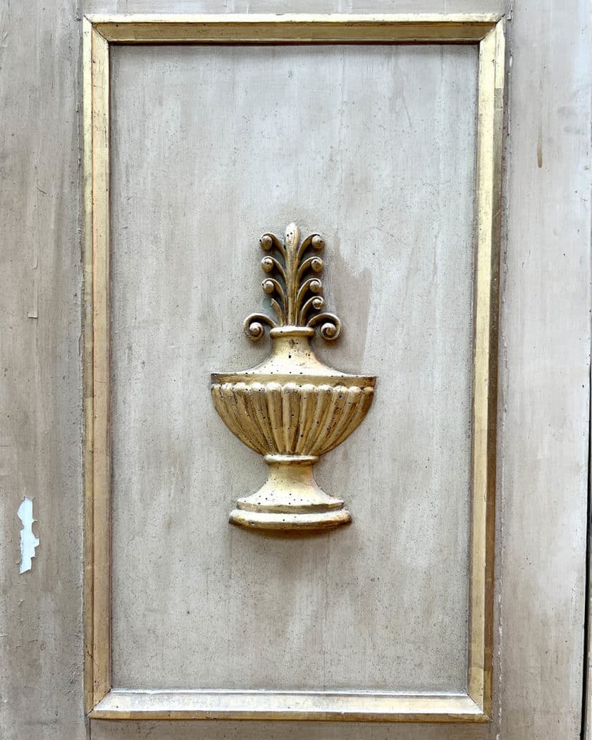 Double porte de placard d'esprit Empire