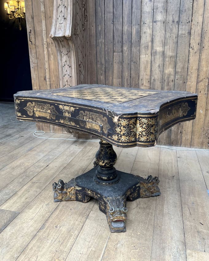 Table de jeu ancienne