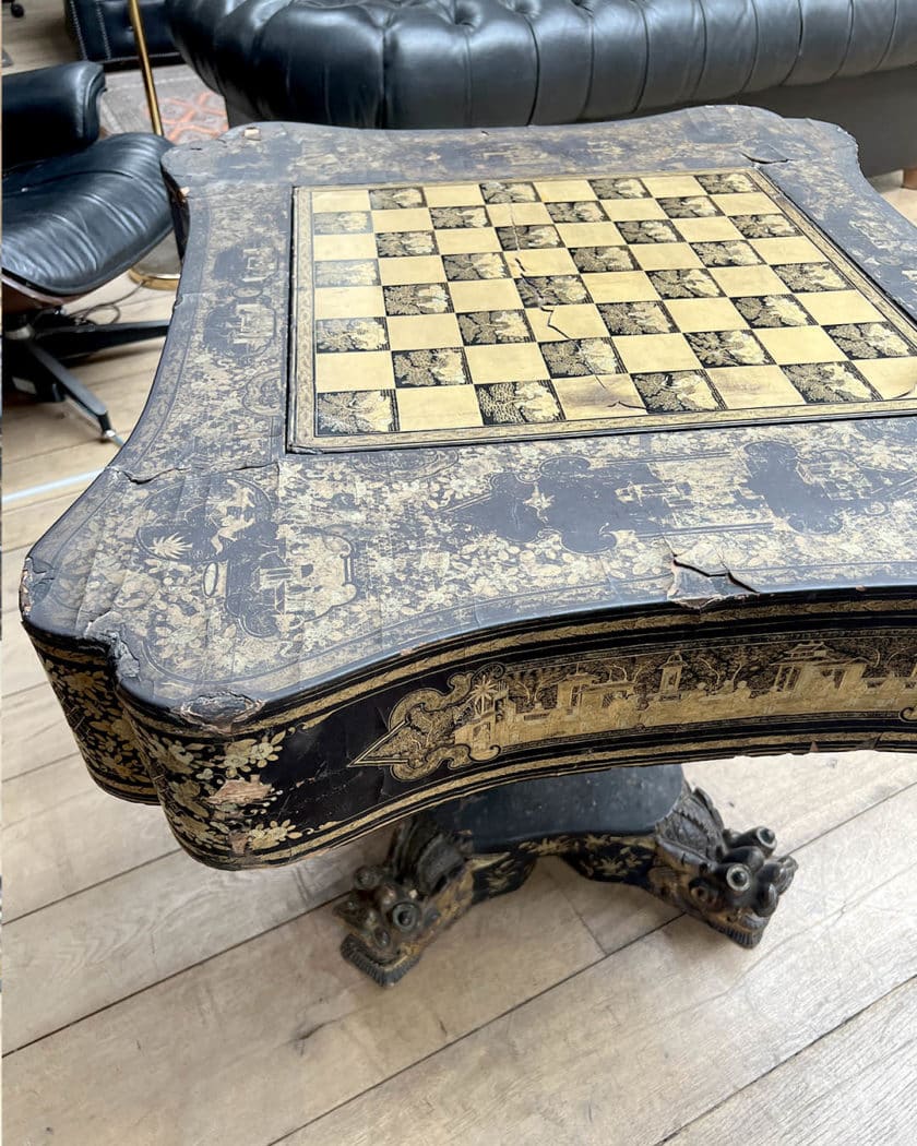 Table de jeu ancienne