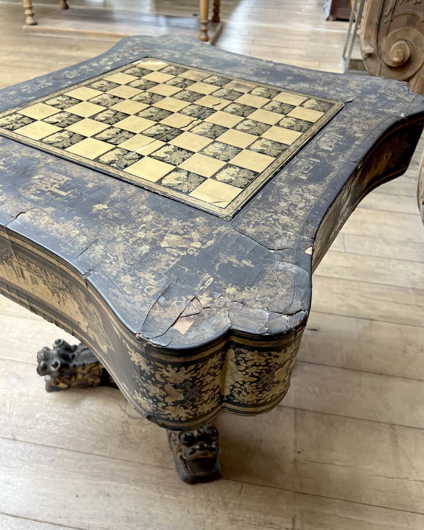 Table de jeu ancienne