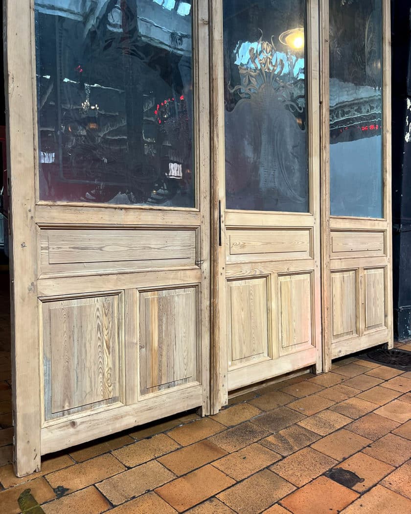 Glass door triptych down