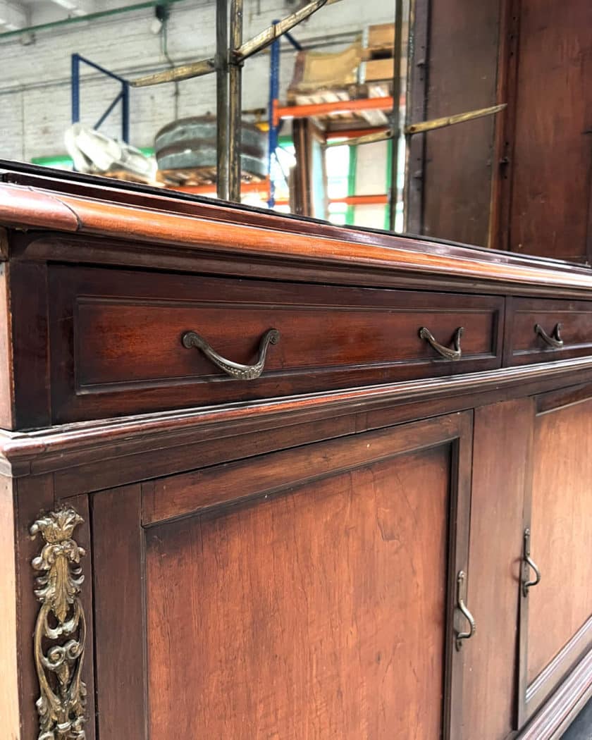 Arrière bar ou vitrine Italienne details