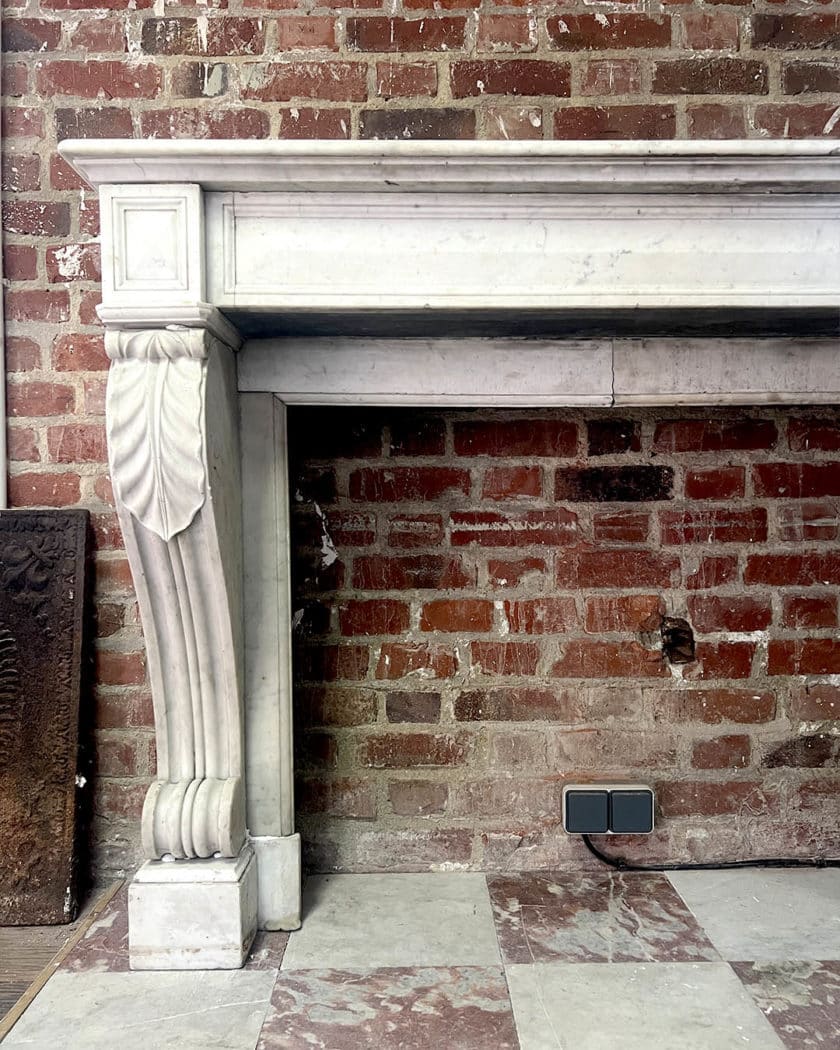 Louis XVI style mantel 145x105x42,5cm