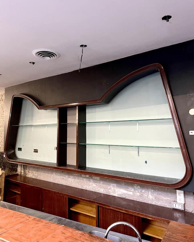 Glass back bar