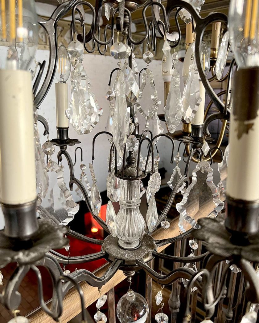 Lustre en bronze patine noir d'esprit Louis XV