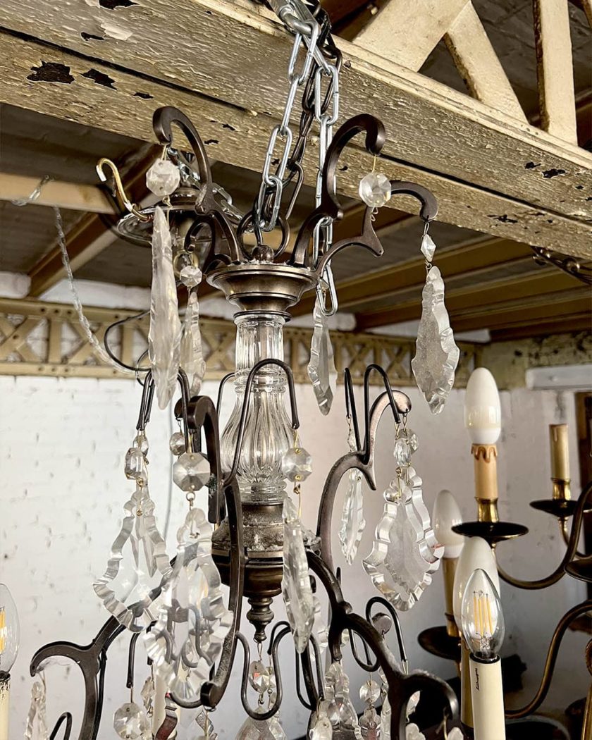 Lustre en bronze patine noir d'esprit Louis XV