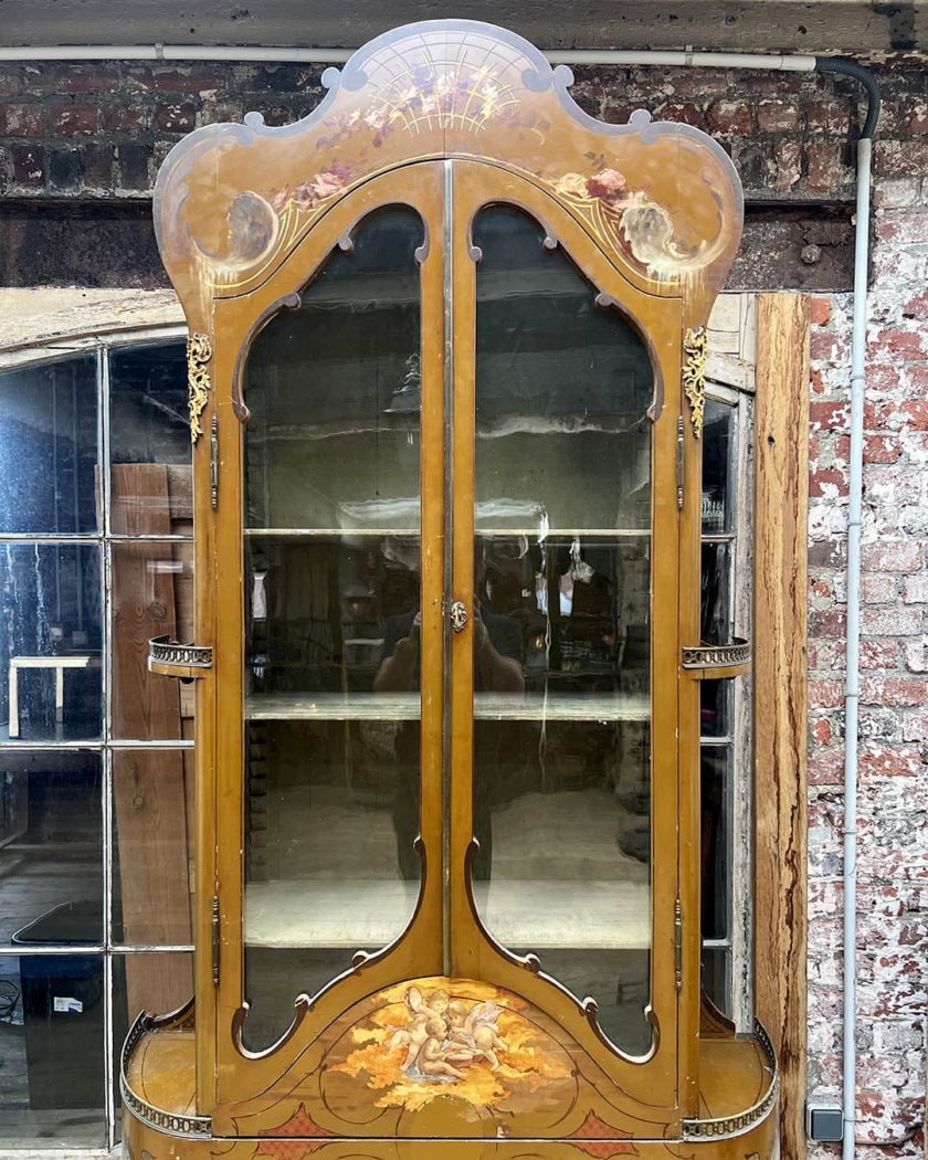 Vitrine peinte italienne