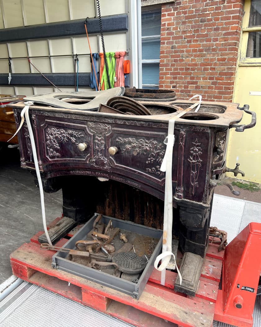 Cast iron stove