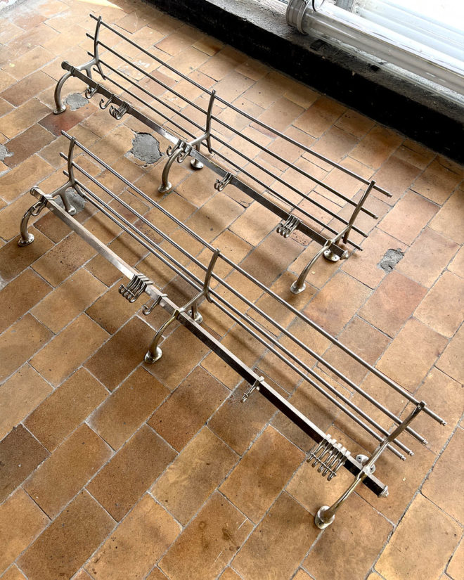 Paire de porte manteau chromé