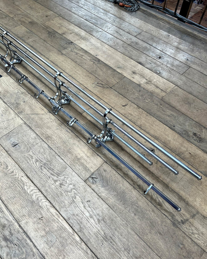 Chrome-plated coat rack 3m long