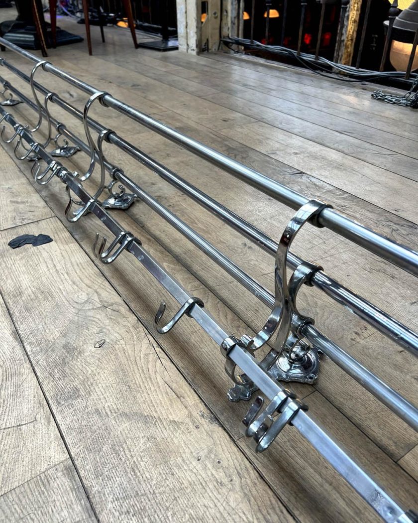 Chrome-plated coat rack 3m long