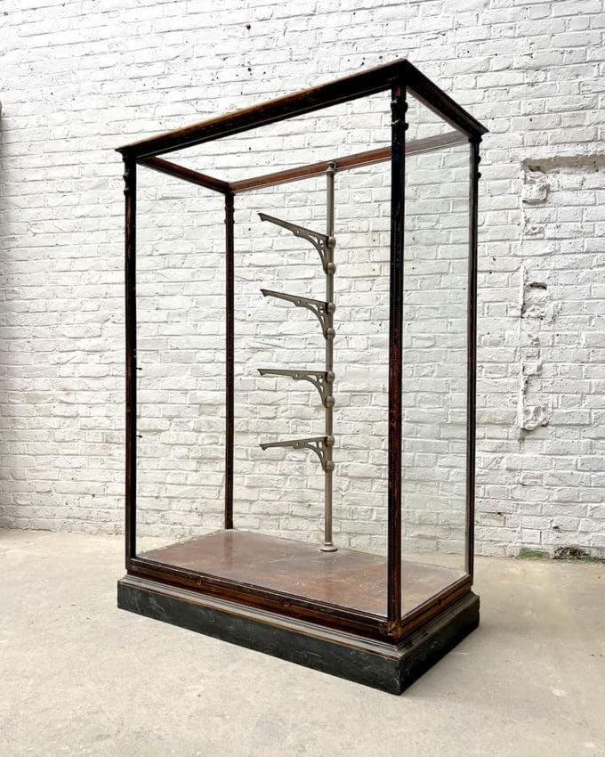 Vitrine Palermitanique du début XXème 1